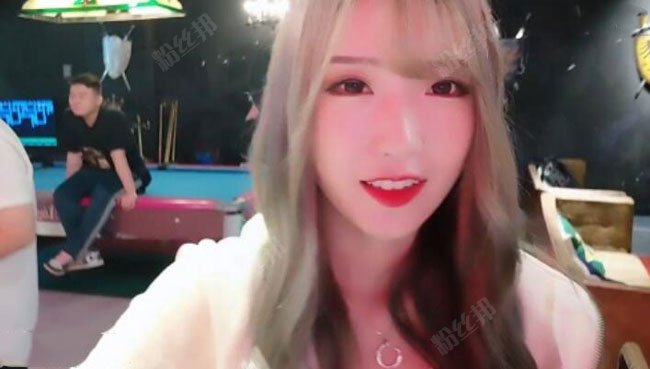腐團兒線下聚會素顏照，鬥魚女神腐團兒真實照片