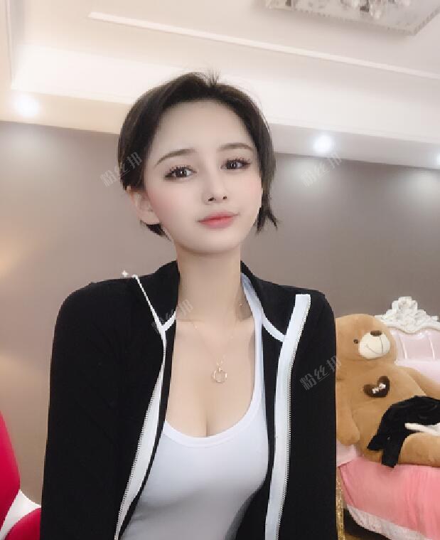 虎牙月月王個人資料圖片，中國藍月月王王私人訂製福利視頻資源