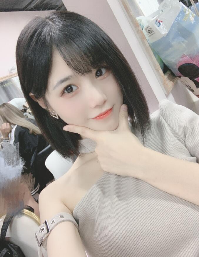 GNZ48盧靜個人資料，因直播間喊救命啊事件再次走紅，盧靜生活照圖片