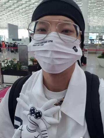 鬥魚神豪Nice樹先生身份，一件衣服10萬塊，攜女友是詩詩呀同框出鏡