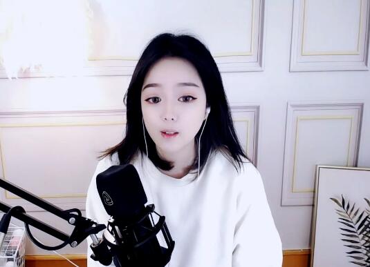 華矩女主播不準談戀愛，李先生封禁徒弟阿玲，隻因談了七八個男朋友
