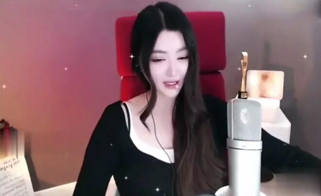 與大哥談戀愛被偷拍視頻，YY華矩曉夏曬單身證明，停播一月後回歸