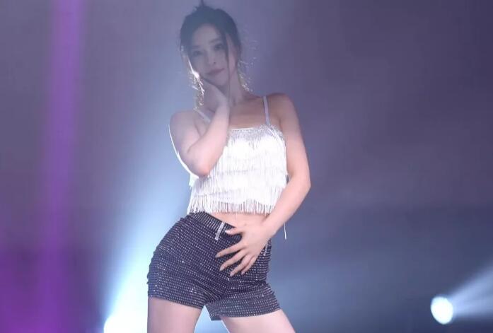 全程沉浸式舞蹈盛宴，YY天生舞王出爐，高夢雲奪冠“最美腰精”