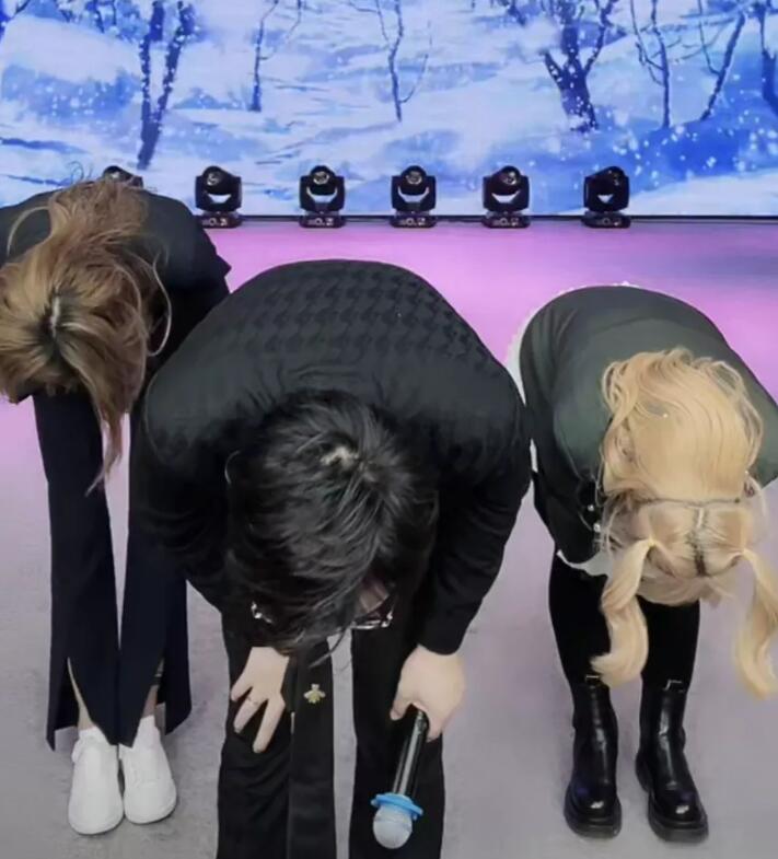 洪大炮簽約舞帝未定，在舞帝公司與勝仔約戰PK落敗，直接上3000萬票