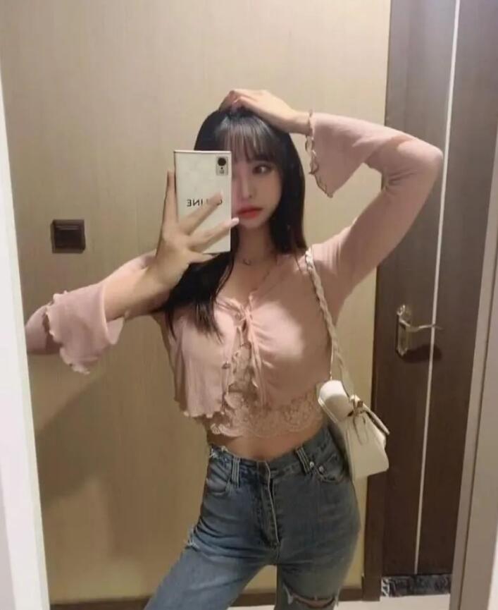 美女主播自曝被集夢Ys秋秋秋“侵犯”，被當成賺錢工具，冷落隻想讓她掙錢