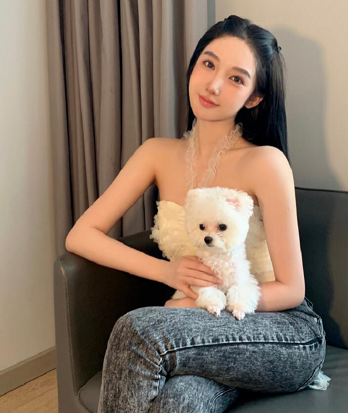 都美竹起訴閨蜜即將開庭，喊話劉美麗接傳票，李恩回應送她銀手鐲