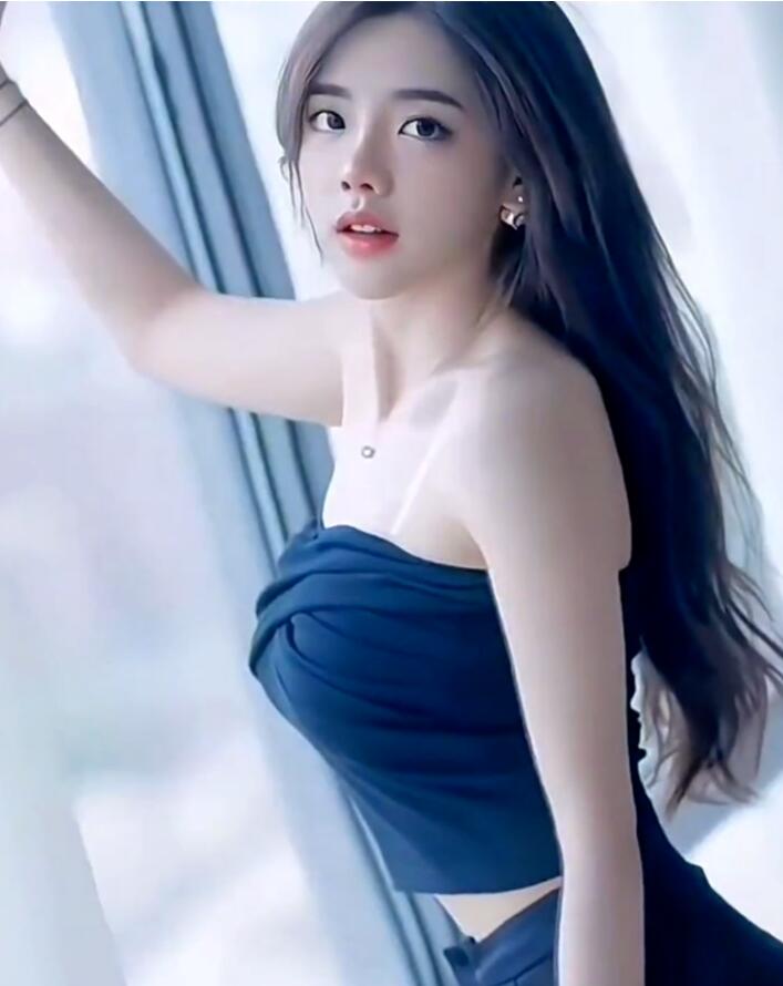 “三部封神”的潘甜甜複出開直播？成都美女長相酷似潘甜！