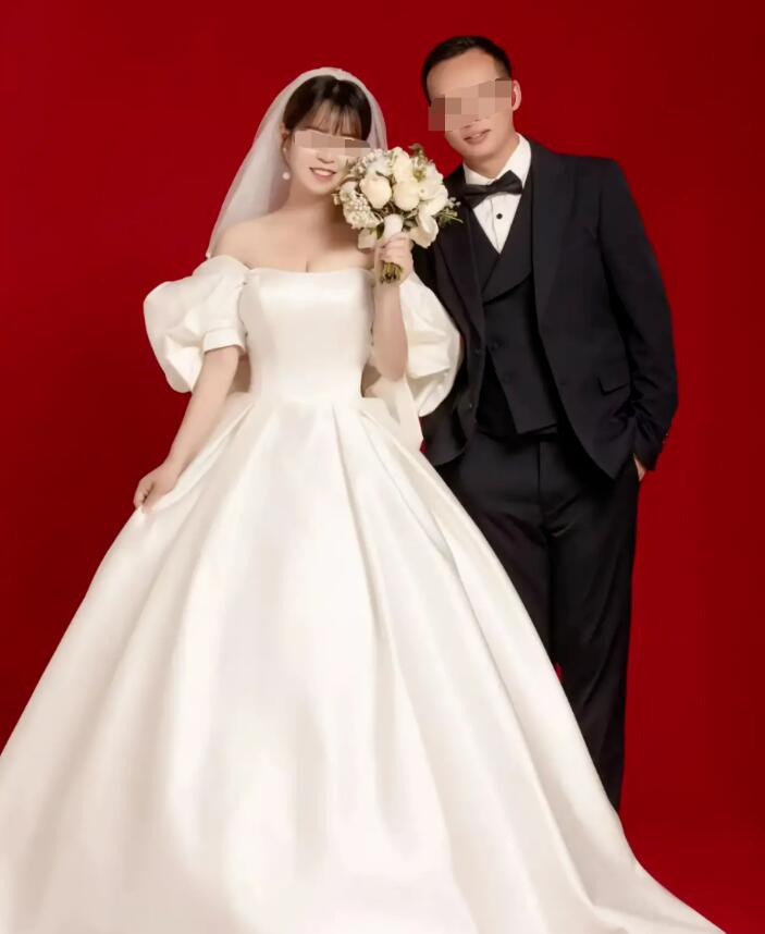 張家界新娘出軌事件後續，女主退彩禮遠走他鄉，新郎卻開始直播帶貨了