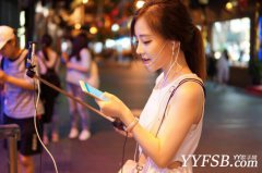 鬥魚英雄聯盟主播都在激烈 馮提莫等主播另辟蹊徑戶外開播