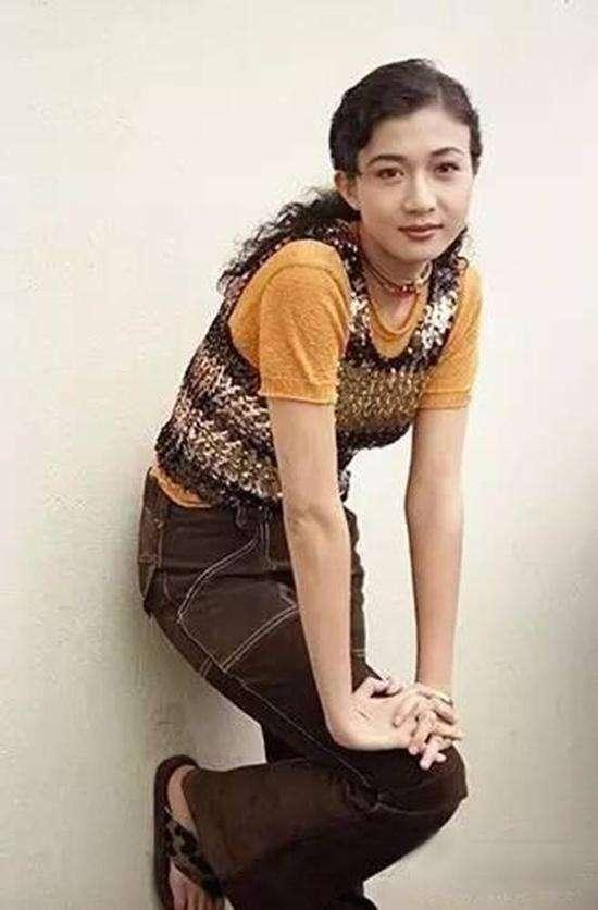 成龍終於承認小龍女，百億遺囑：房祖名獨享大半，女兒將衣食無憂