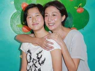 成龍終於承認小龍女，百億遺囑：房祖名獨享大半，女兒將衣食無憂