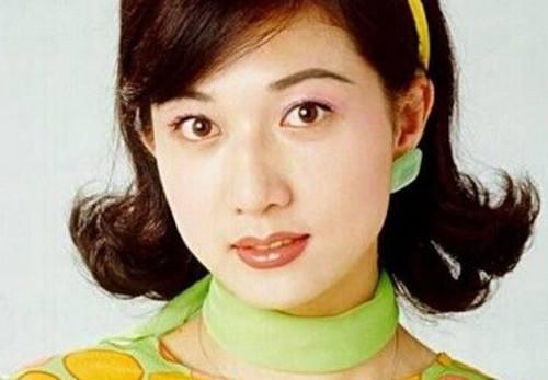 成龍終於承認小龍女，百億遺囑：房祖名獨享大半，女兒將衣食無憂