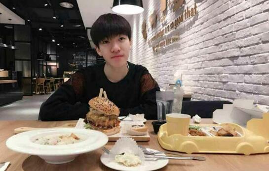 鬥魚主播17_shou丷個人資料簡介 絕地求生獸獸直播間照片