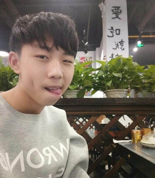 鬥魚絕地求生主播Xleft小叮當直播間簡介 左梓軒個人資料