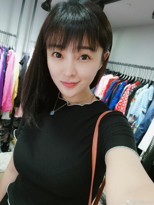 正能量美女小蹦趙小笨個人資料簡介 YY小蹦照片直播間