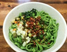 西安城管：沒有這個說法“油潑麵禁止潑油”的說法不實