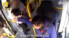 公交回應抱狗女致全車換乘：曾有小狗咬人，司機不願冒險
