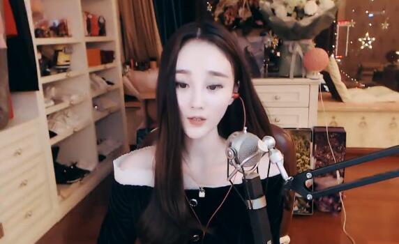 老牌女主播沈曼又獲紅名超級神豪小魔頭 接連挫敗畢加索和小洲